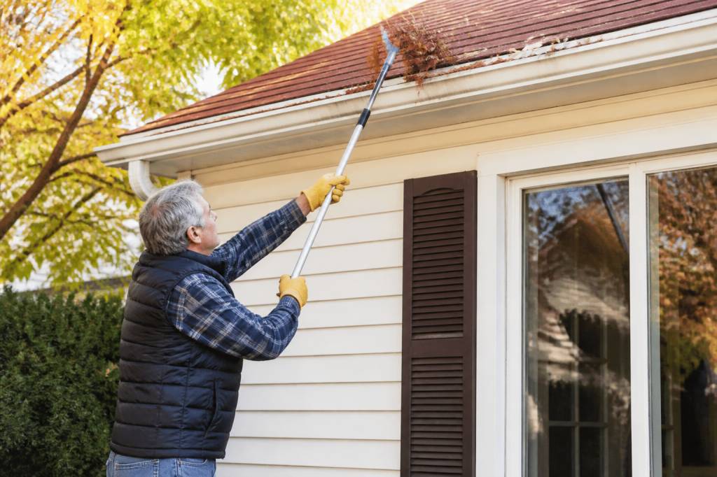 les petits travaux d’entretien à faire avant l’hiver dans sa maison